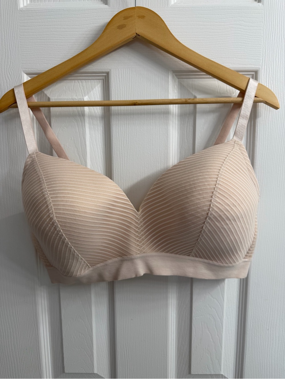 Reitmans R Line Nude Wireless Padded Bra 40D Comfort T-Shirt Everyday Support